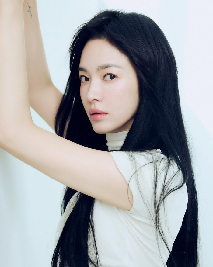 Song Hye Kyo là nghệ sĩ hiếm hoi hoạt động sôi nổi ở lĩnh vực thời trang. Ảnh: IGNV