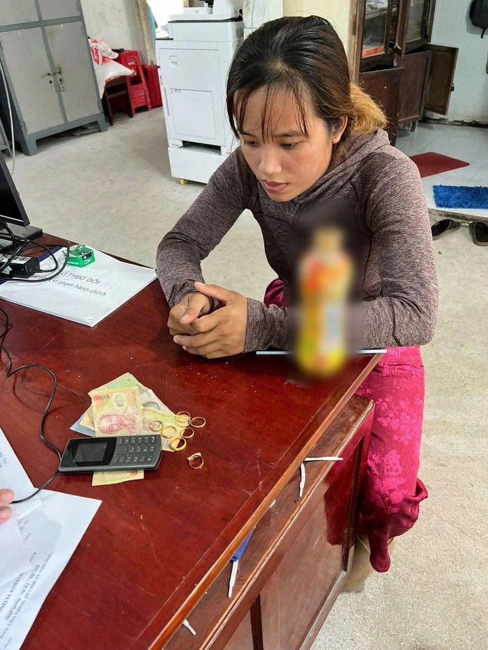 Huỳnh Thị Anh Thư tại Cơ quan Công an. Ảnh: Tuổi Trẻ Online