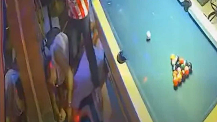 Cãi nhau với người yêu, cô gái có hành động khiến cả quán nhậu kinh hoàng Ảnh 3