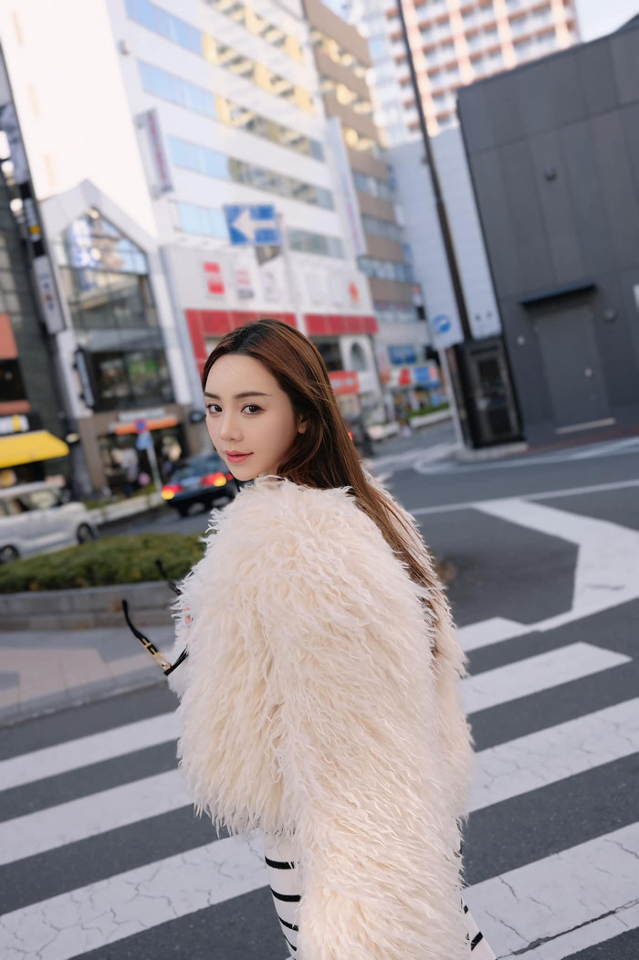 Quỳnh Kool ưa chuộng diện đồ 'bánh bèo' và trang điểm tự nhiên. Ảnh: FBNV