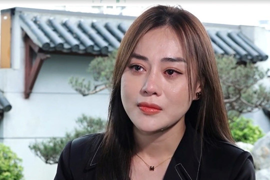 Phương Oanh thường chịu nhiều áp lực kể từ khi theo đuổi diễn xuất.