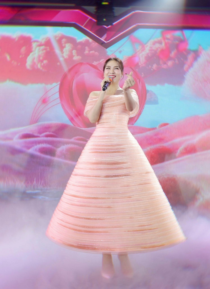 Sốc trước nhan sắc của Mỹ Tâm ở tuổi 44 Ảnh 7