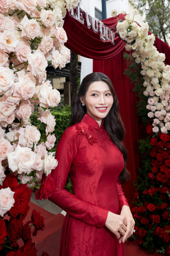 Nàng hậu xinh đẹp trong ngày trọng đại, chính thức bước sang chương mới của cuộc đời (Ảnh: FBNV).