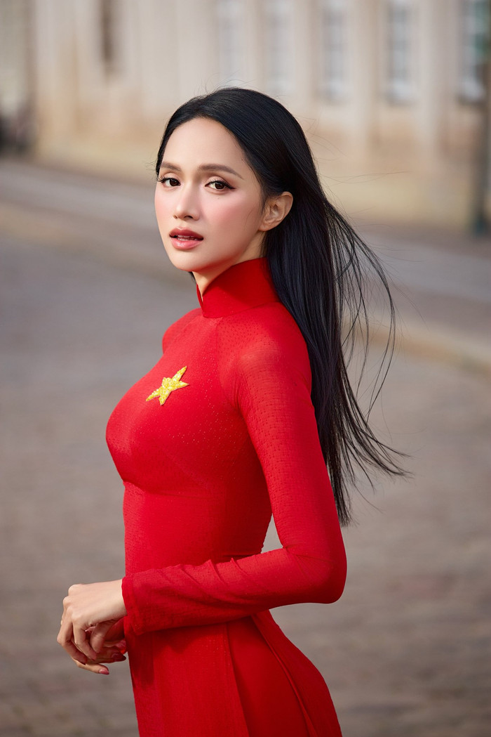 Nhiều fan sắc đẹp nghi vấn rằng Lương Thùy Linh là cái tên được “chọn mặt gửi vàng” vì đại diện hiện tại Hương Giang có thể đã mất suất thi vì một số vướng mắc trong hồ sơ dự thi. (Ảnh: FBNV)