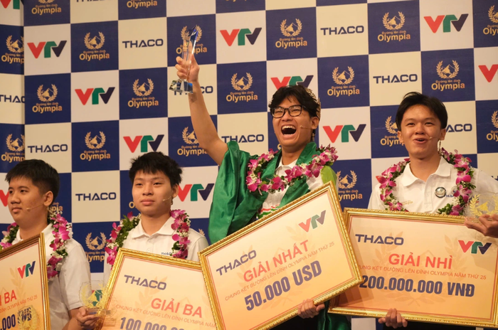 Bảo Khánh là quán quân của chung kết Đường lên đỉnh Olympia năm thứ 25. (Nguồn: Tuổi Trẻ Online)