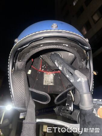 Treo mũ bảo hiểm qua đêm, người phụ nữ sốc nặng khi phát hiện cảnh tượng kinh hoàng Ảnh 4