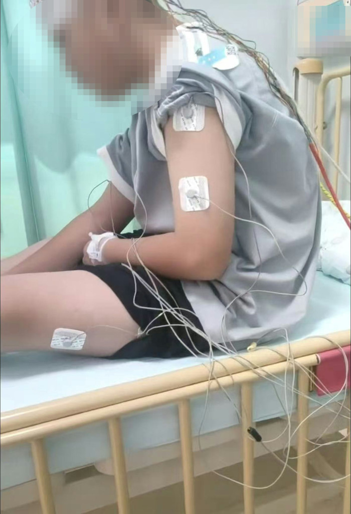 Nhiều học sinh tiểu học liên tục nôn mửa trong 2 tháng, nhà trường chưa tìm ra nguyên nhân Ảnh 1