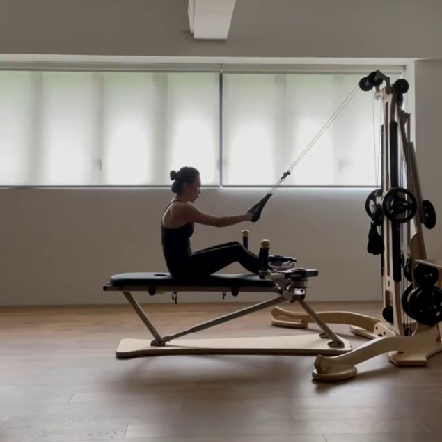 Nữ ca sĩ giải nghệ sau khi lấy chồng là MC nổi tiếng, giờ sống an nhàn trong biệt thự 345 tỷ đồng Ảnh 2