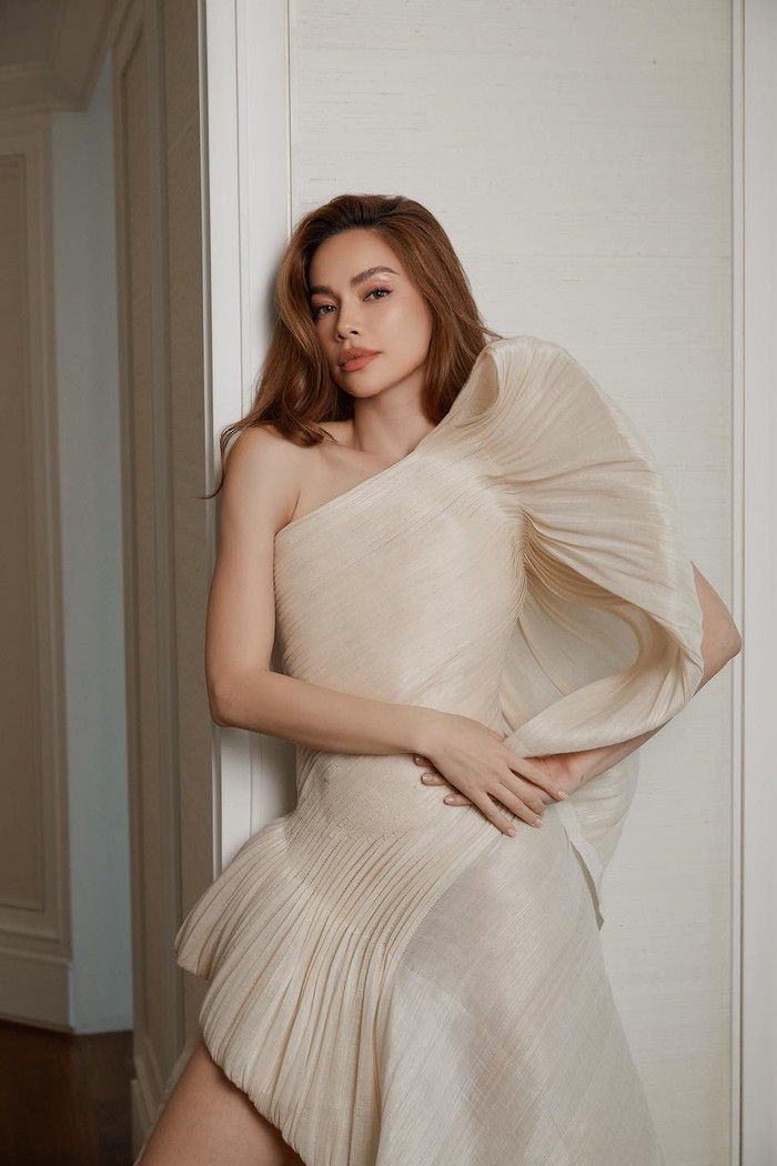 'Nghề tay trái' kiếm tiền tỷ của Hồ Ngọc Hà Ảnh 6