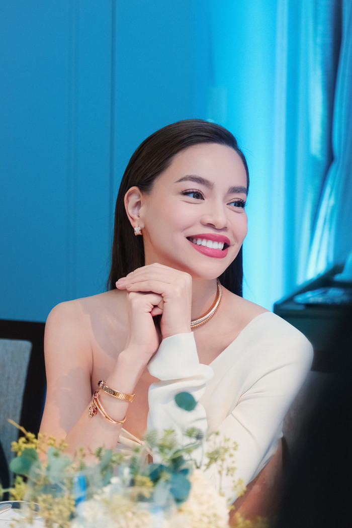 'Nghề tay trái' kiếm tiền tỷ của Hồ Ngọc Hà Ảnh 3