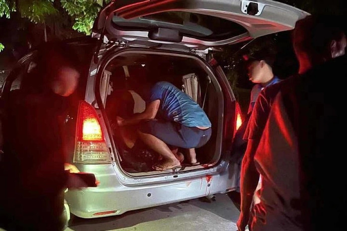 Báo Dân Xã Một nam sinh lớp 9 bị bạn đâm tử vong.