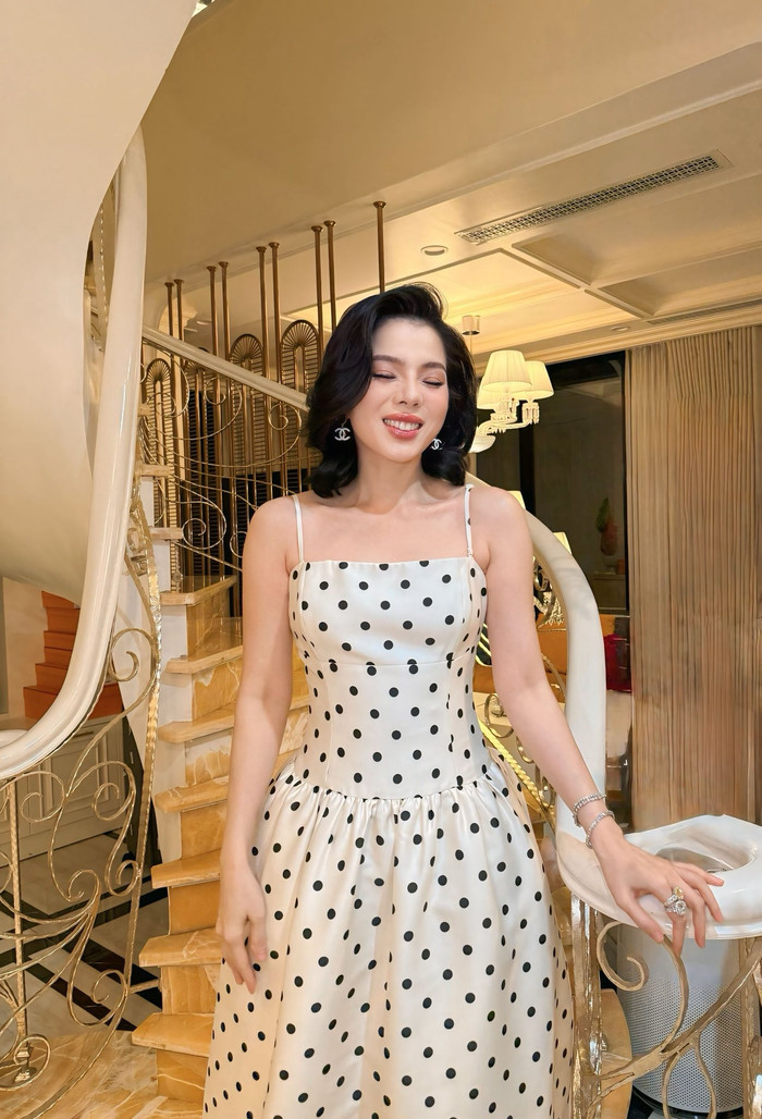 Nhan sắc Lệ Quyên ở tuổi 44 khiến nhiều người phải trầm trồ (Ảnh: FBNV).