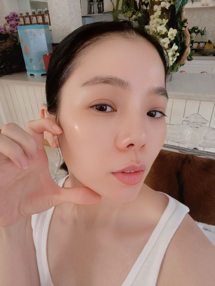 Lệ Quyên thường chia sẻ bí kíp chăm sóc da mặt theo phương pháp tự nhiên trên trang cá nhân của mình (Ảnh: FBNV)