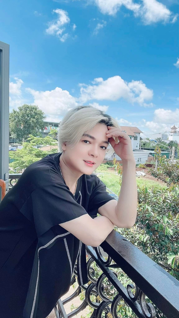 Nam ca sĩ Vũ Hà. Ảnh: FBNV