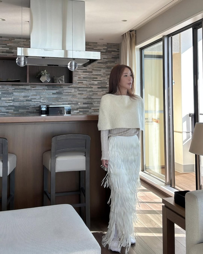 Nữ ca sĩ nổi tiếng là vợ của cầu thủ bị bắt vì đánh bạc, sử dụng 26 tài khoản khác nhau để rút tiền Ảnh 5