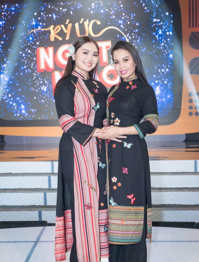 Ngoại hình hiện tại gây xôn xao của ca sĩ Thiện Nhân Ảnh 1