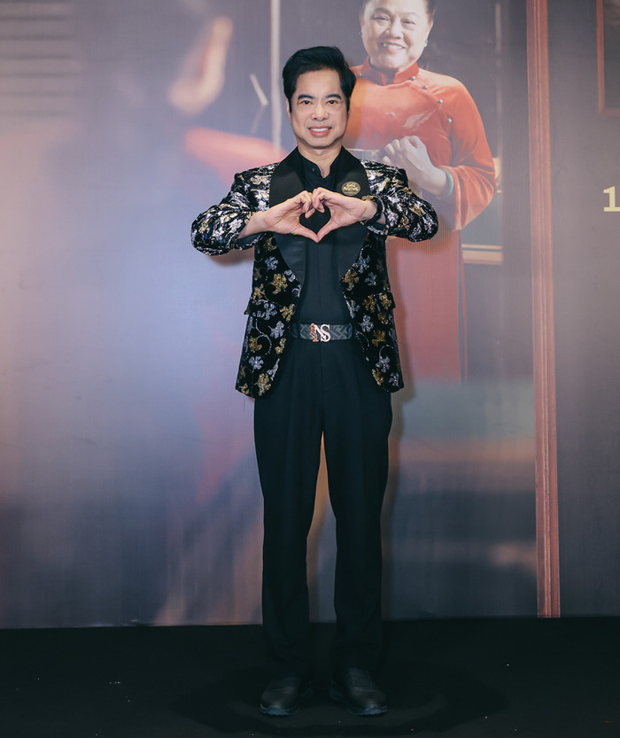 Danh ca Ngọc Sơn tại sự kiện ra mắt phim.