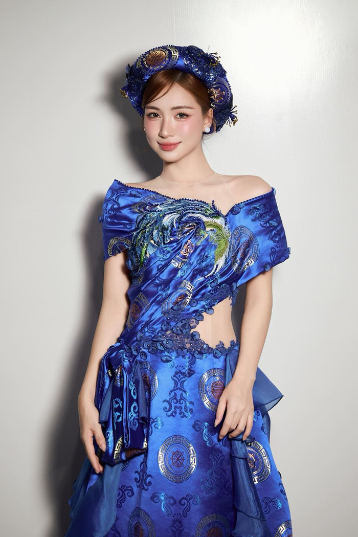 Hồi đầu tháng 10, Hòa Minzy từng bỏ ra 1 tỷ đồng để ủng hộ bà con bị ảnh hưởng bởi bão Bualoi. Ảnh: FBNV