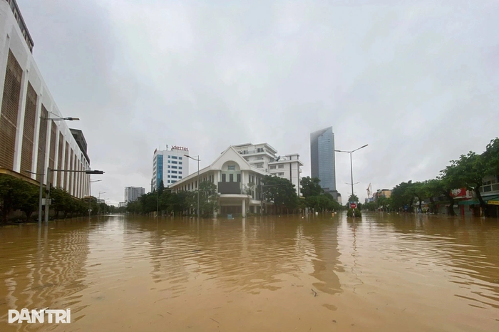 Mưa lớn gây nhiều thiệt hại. Ảnh: Dân trí