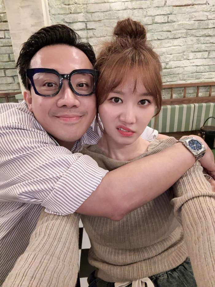 Hari Won và Trấn Thành kết hôn gần được 10 năm và luôn là một trong những cặp đôi nhận được nhiều sự chú ý từ cộng đồng mạng (Ảnh: FBNV).
