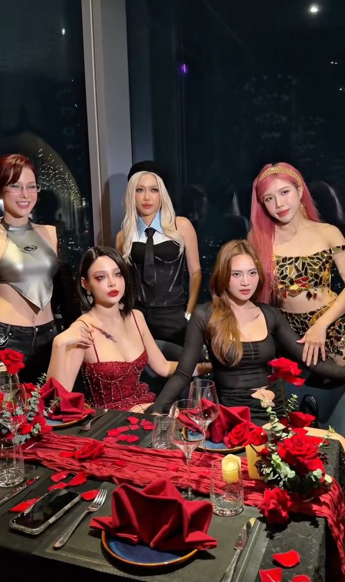 Huyền Baby hội tụ cùng các sao nữ Vbiz khiến dân tình 'đứng ngồi không yên' (Ảnh: Chụp màn hình).