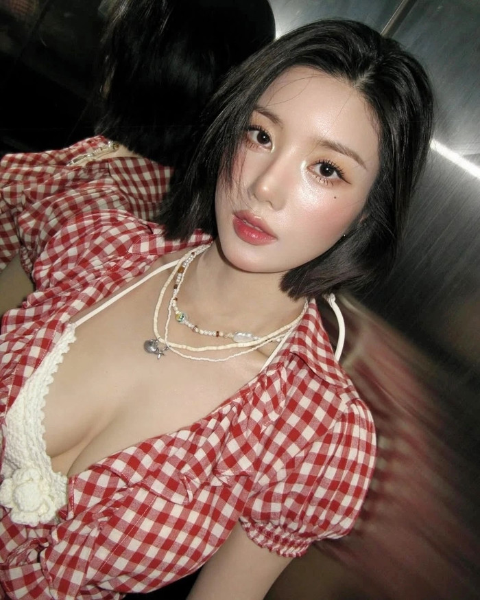 Nữ ca sĩ từng 'gây bão' vì diện bikini biểu diễn cực nóng bỏng, tháng sau sẽ đến Việt Nam Ảnh 2