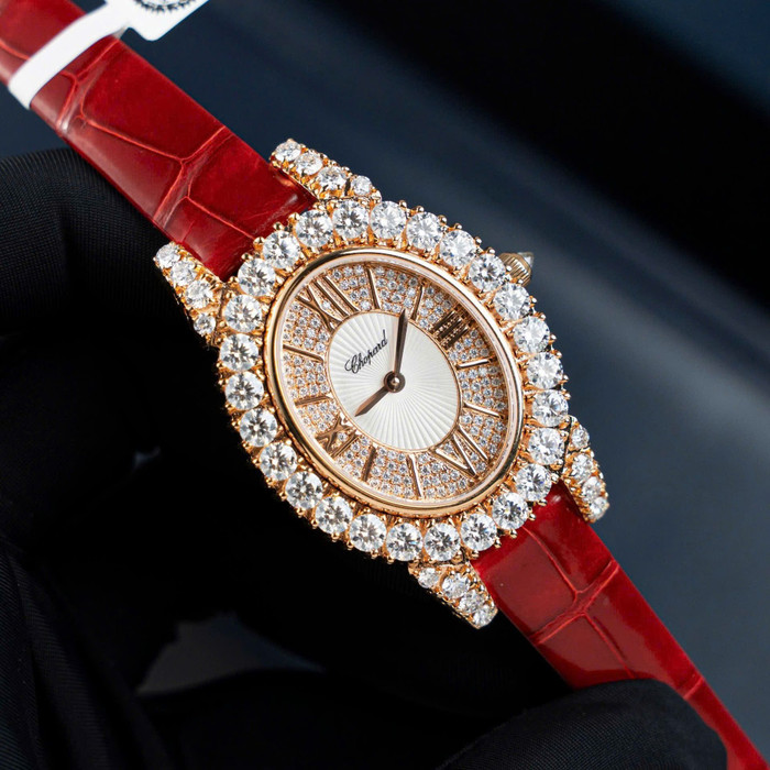 Mặt đồng hồ Chopard L'Heure Du Diamant. (Nguồn: truongtranstore)