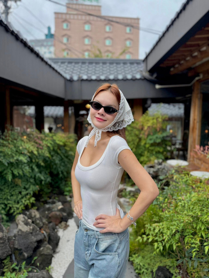 Tuy gầy nhưng Phạm Quỳnh Anh lại gặp vấn đề mỡ trong máu. (Ảnh: FBNV)