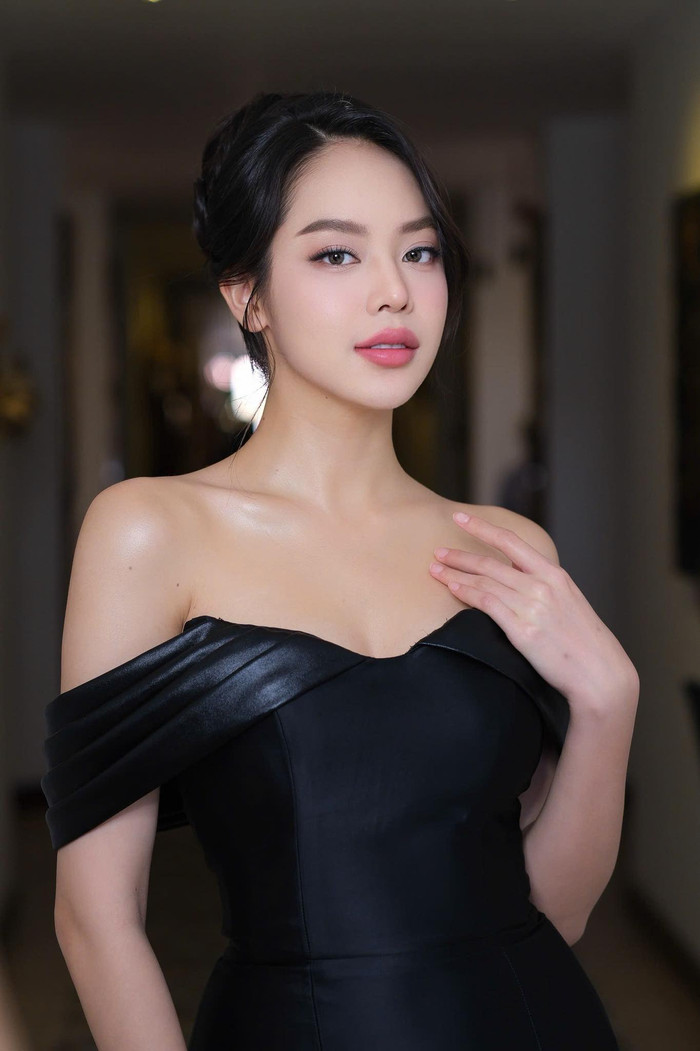 Cư dân mạng bất ngờ bàn luận sôi nổi về đoạn clip ngắn hơn một phút được Thanh Thủy đăng tải trên mạng xã hội. (Ảnh: FBNV)