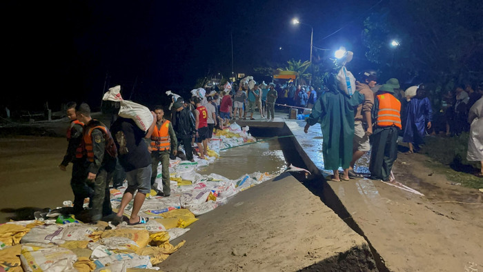 Mưa lũ miền Trung: Những con số đau lòng Ảnh 1