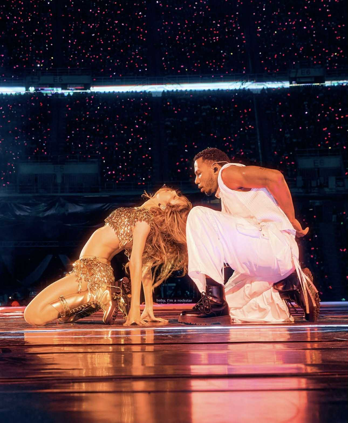 Lisa luôn đem đến cho khán giả những phần trình diễn 'cháy' nhất (Ảnh: ISNV).