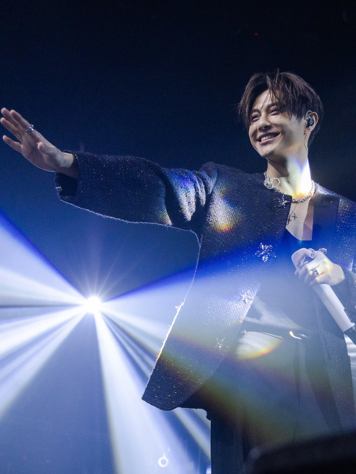 Nam ca sĩ sụp đổ hình tượng sau một đêm vì scandal ngoại tình, tuyên bố hủy bỏ concert Ảnh 3