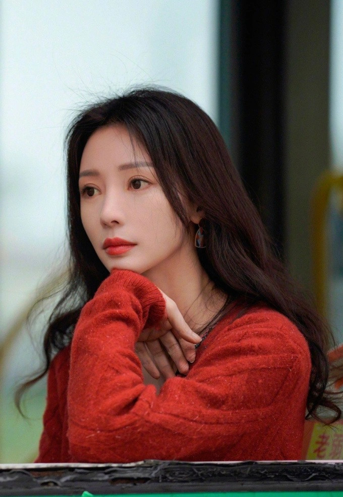 Nữ diễn viên từng phải chụp nhiều ảnh táo bạo khi mới vào nghề, sau đó đã phải mất nhiều thời gian để chứng minh năng lực bản thân. (Ảnh Sina)