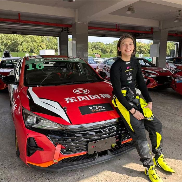 Nam ca sĩ hết thời vỡ nợ hơn 23 tỷ đồng, phải đi làm tài xế xe buýt kiếm sống Ảnh 3