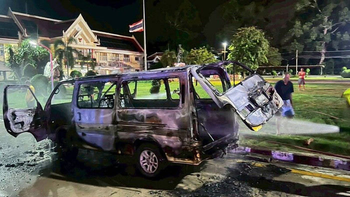 Vừa gọi điện cầu cứu cha khi xe bị hư giữa đường, cô gái kinh hoàng trước cảnh tượng ngay sau đó Ảnh 3