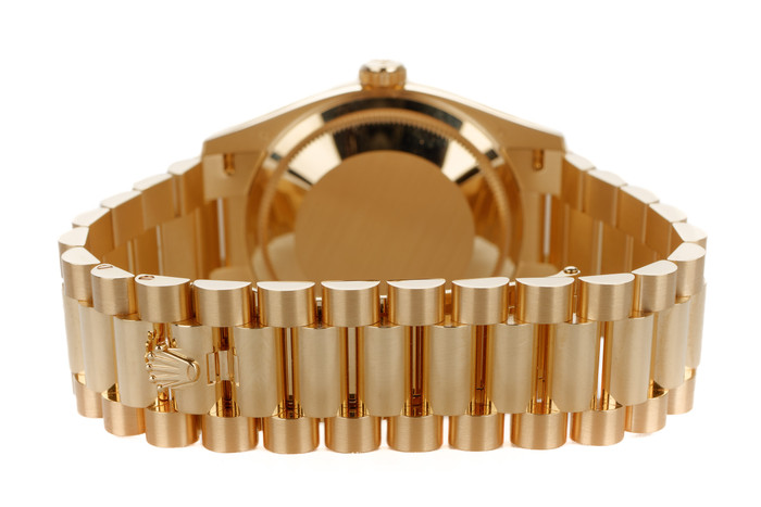 Dây đeo đồng hồ Rolex Day-Date Anh Tú Atus sở hữu. (Nguồn: loveluxury)