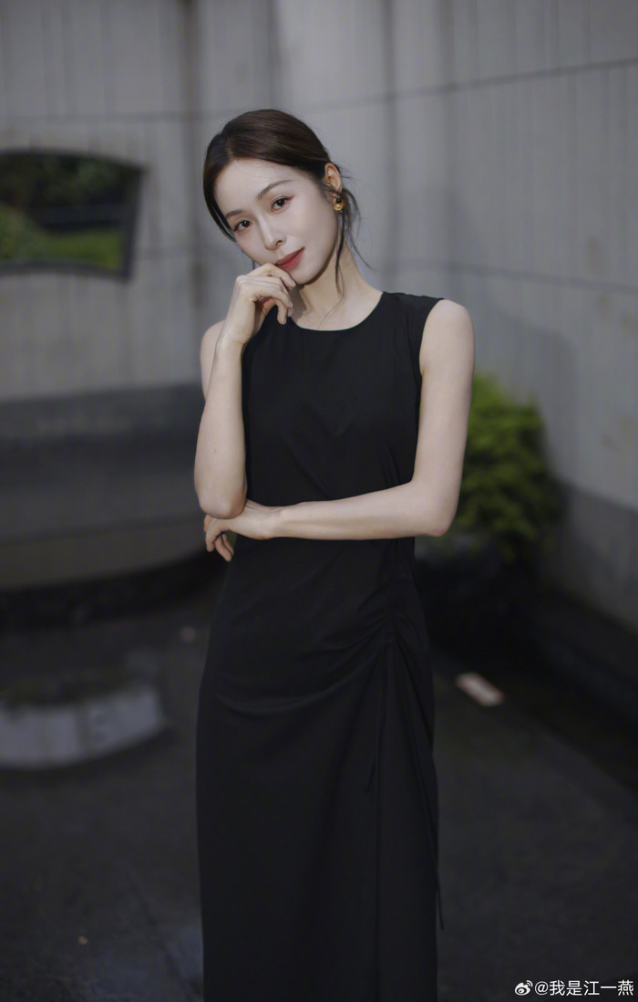 Giang Nhất Yến đang nỗ lực quay trở lại với hoạt động nghệ thuật. Ảnh: Weibo