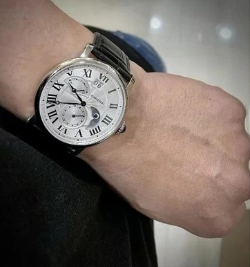 Chiếc Cartier Rotonde của Trấn Thành.