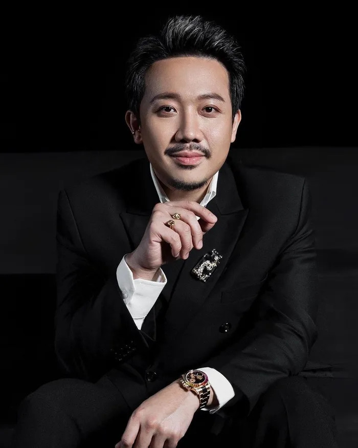 Trấn Thành và Rolex Rainbow Daytona Everose Gold.