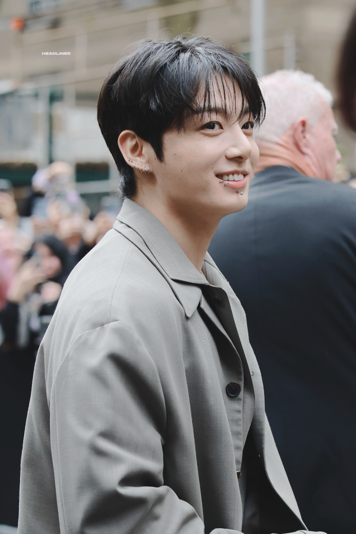 Jungkook khá kín tiếng, chưa từng công khai chuyện hẹn hò ở trên mạng xã hội. Ảnh: Fansite