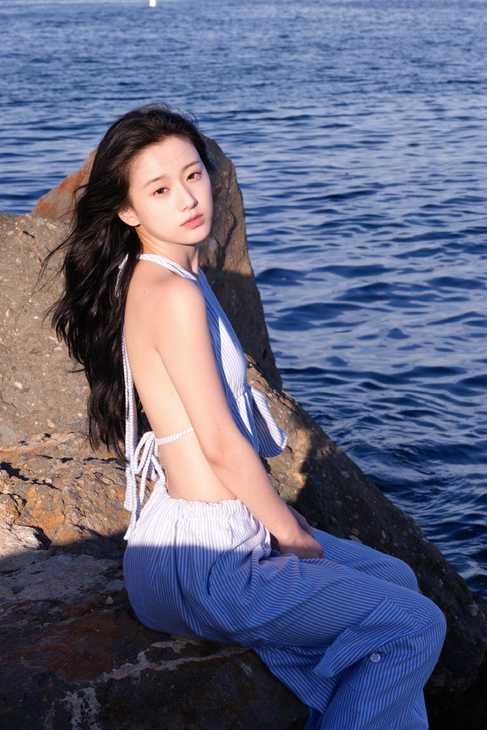 Theo thông báo từ phía phòng làm việc của Bao Thượng Ân, hành động trên được xác định là xâm phạm đời tư, gây ảnh hưởng hình ảnh và quyền lợi hợp pháp của nữ diễn viên. (Ảnh: WBNV)