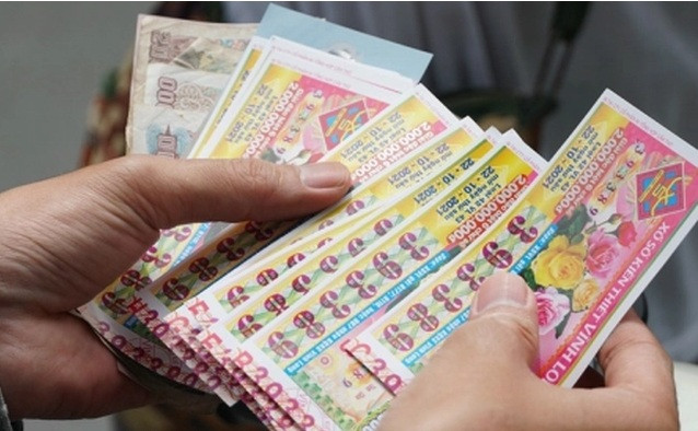 Nam thanh niên trúng độc đắc nhưng chưa chia sẻ với gia đình vì lý do bố mẹ 'giàu hơn nhiều'. (Ảnh minh họa)