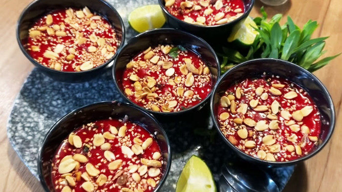 Tiết canh từng bị đánh giá là 'món ăn tệ nhất' của ẩm thực Việt Nam. Đây là món thường xuất hiện ở các mâm nhậu. (Ảnh minh họa từ Internet)