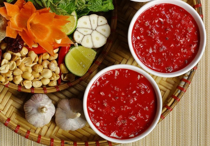 Những người ăn được tiết canh sẽ cho rằng đây là món ngon, nếu chế biến đúng cách vẫn đảm bảo an toàn sức khỏe. (Ảnh minh họa từ Internet)