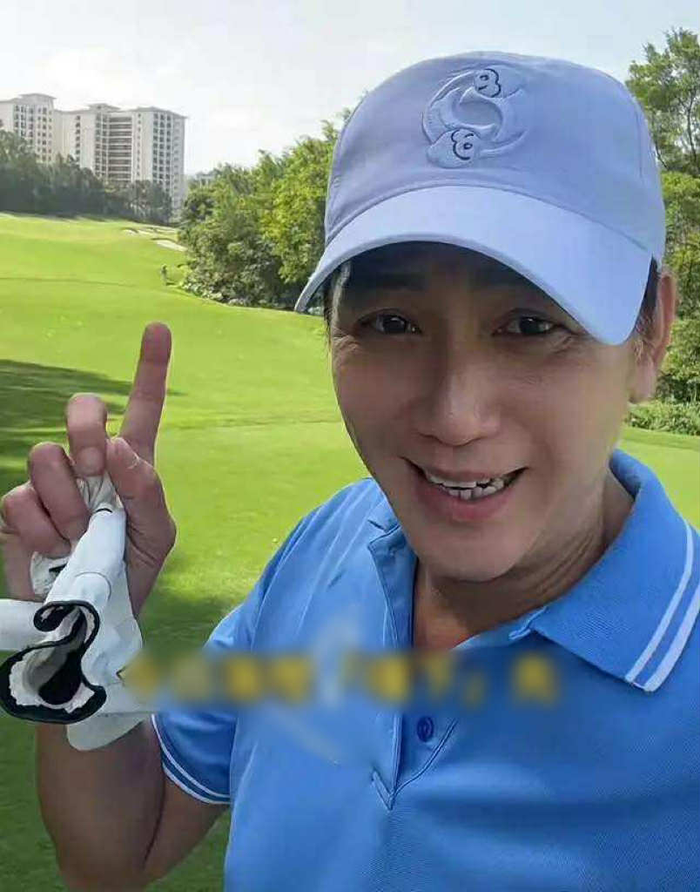 Nam diễn viên nổi tiếng Chân Chí Cường được cho là qua đời do cơn đau tim đột ngột sau khi tập luyện golf.