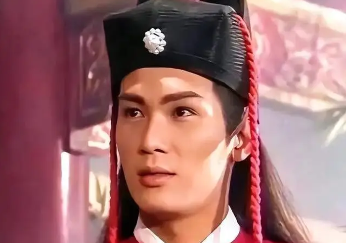 Chân Chí Cường thường được gọi với biệt danh 'Triển Chiêu đẹp trai nhất'.