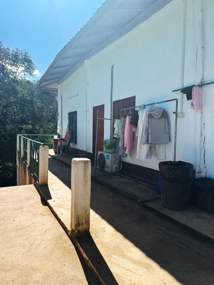 Bên ngoài khu vực Lam bị giam giữ. Ảnh: Khaosod