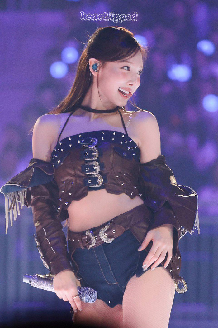 Nữ ca sĩ vướng nghi vấn hát nhép trên sân khấu dù đã hoạt động 10 năm, danh tính chẳng ai xa lạ Ảnh 3