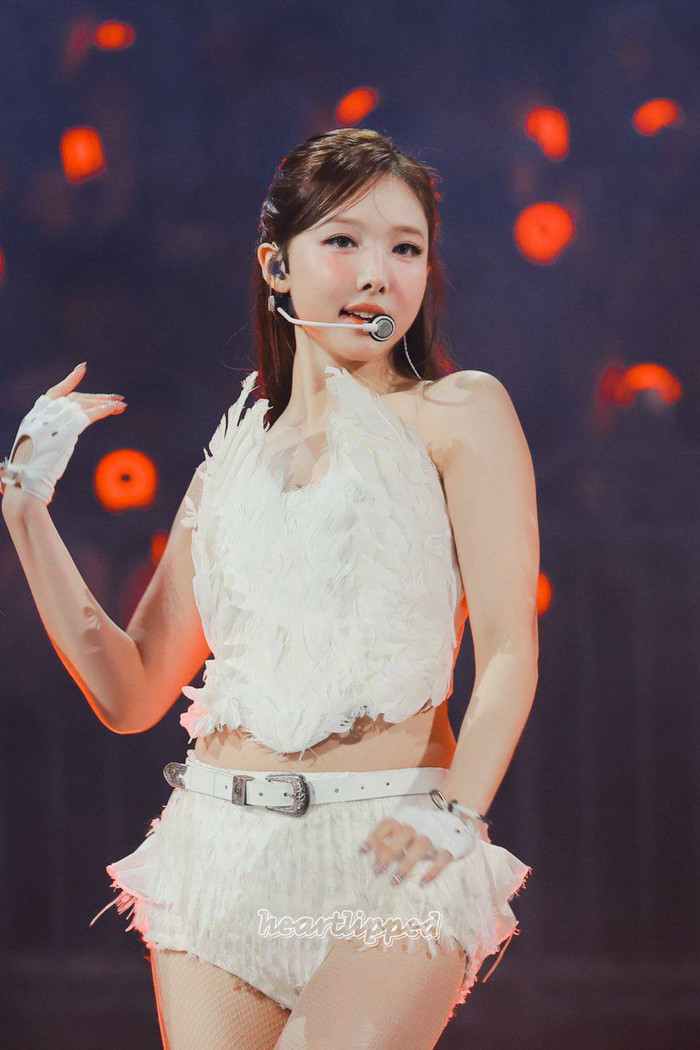 Nữ ca sĩ vướng nghi vấn hát nhép trên sân khấu dù đã hoạt động 10 năm, danh tính chẳng ai xa lạ Ảnh 2