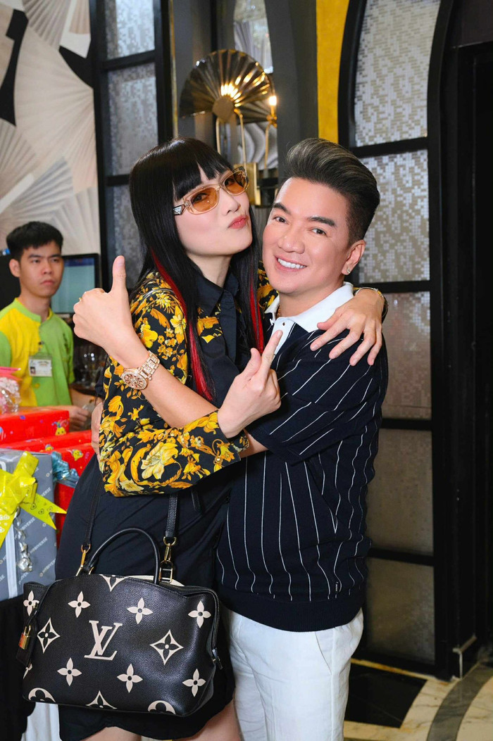 Nữ diễn viên khiến nhiều khán giả 'sốc' với vẻ ngoài trẻ trung, năng lượng ở tuổi U60. (Ảnh FBNV)